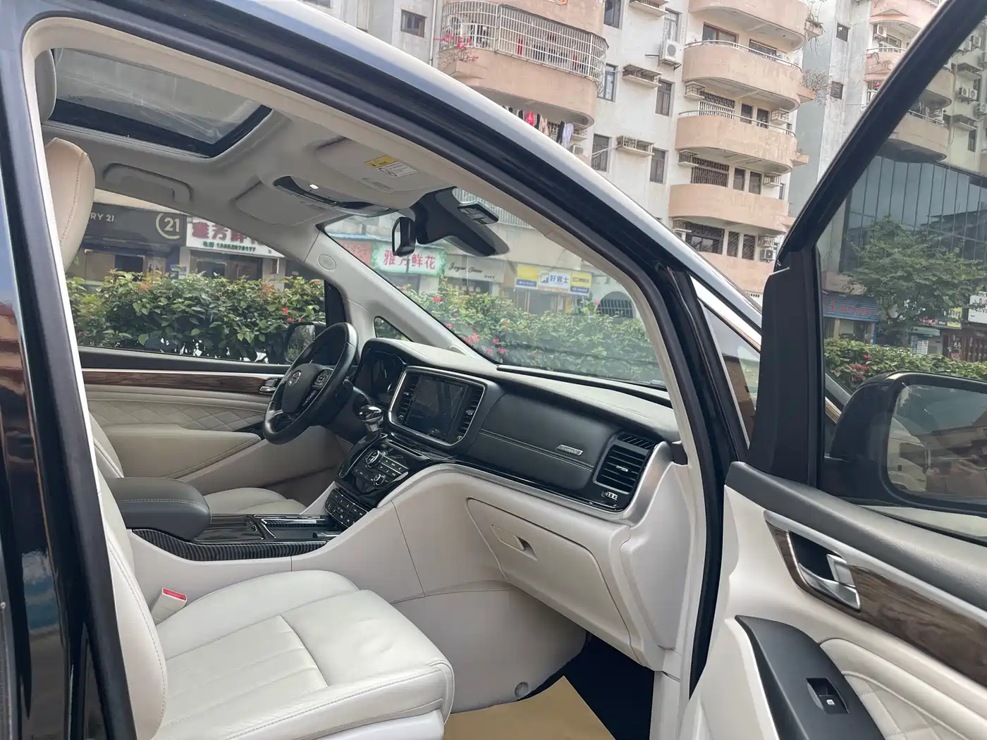 GAC Trumpchi Trumpchi M8 2018 320T Premium Edition фото 11