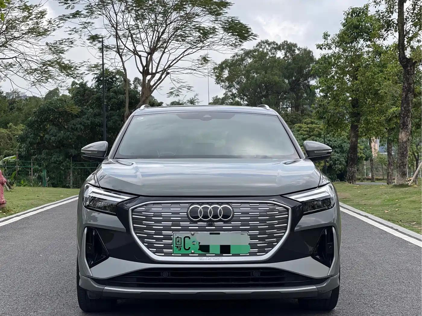 AUDI Q4 E TRON