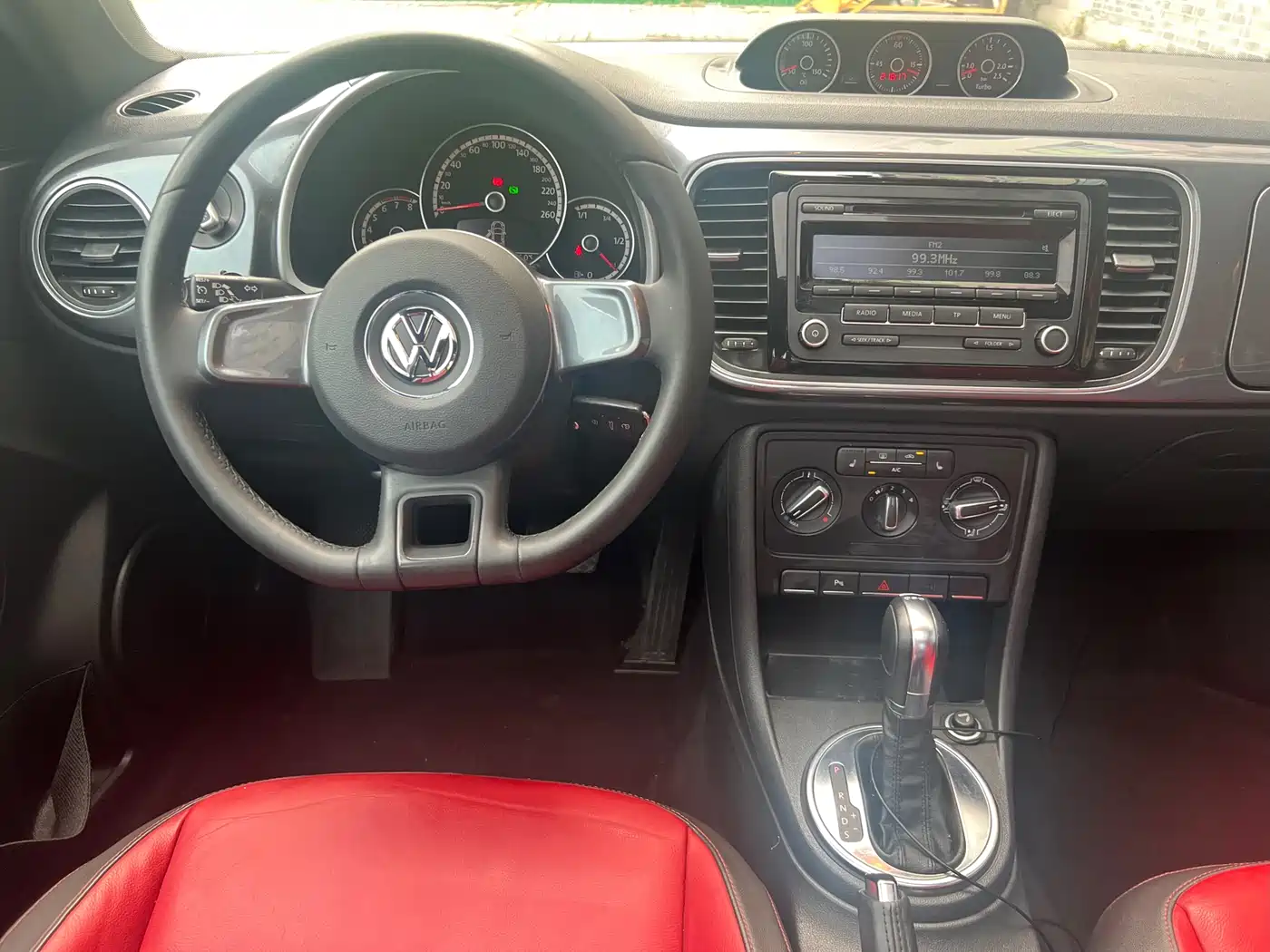 Volkswagen Beetle 2013 1.4TSI Comfort фото 17