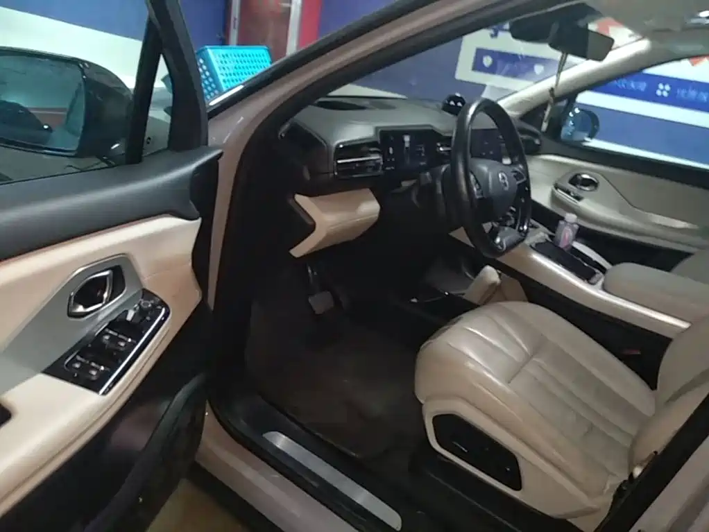 NIO ES8 2019 2018 355KM Base Model 7-Seater Version