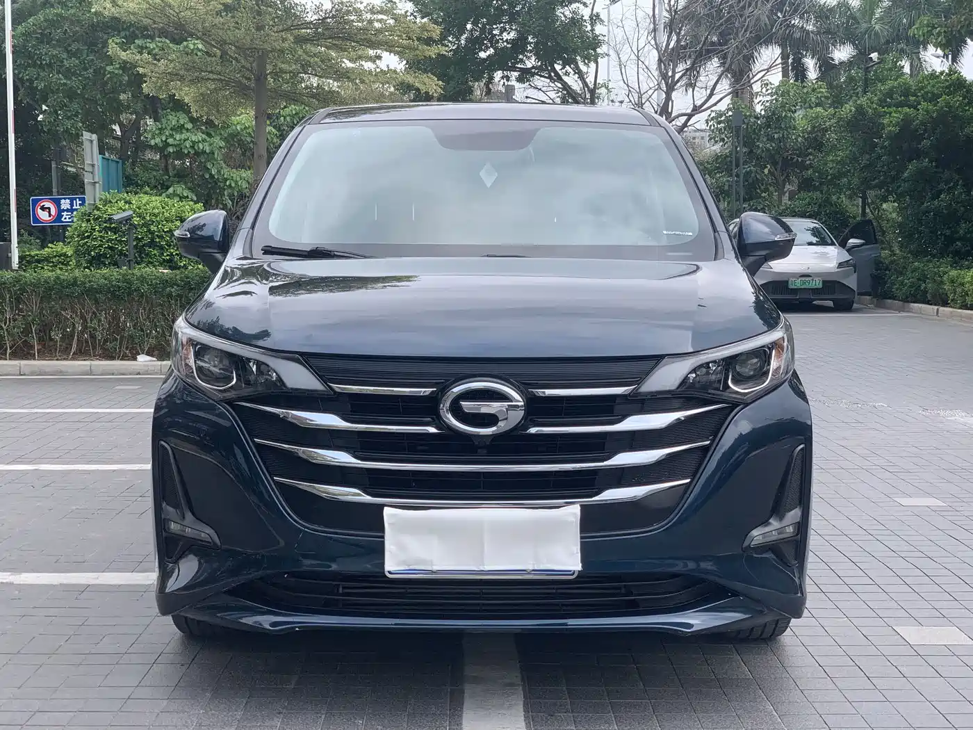 GAC Trumpchi Trumpchi M6 2019 270T Automatic Luxury (7-seater) China V фото 2