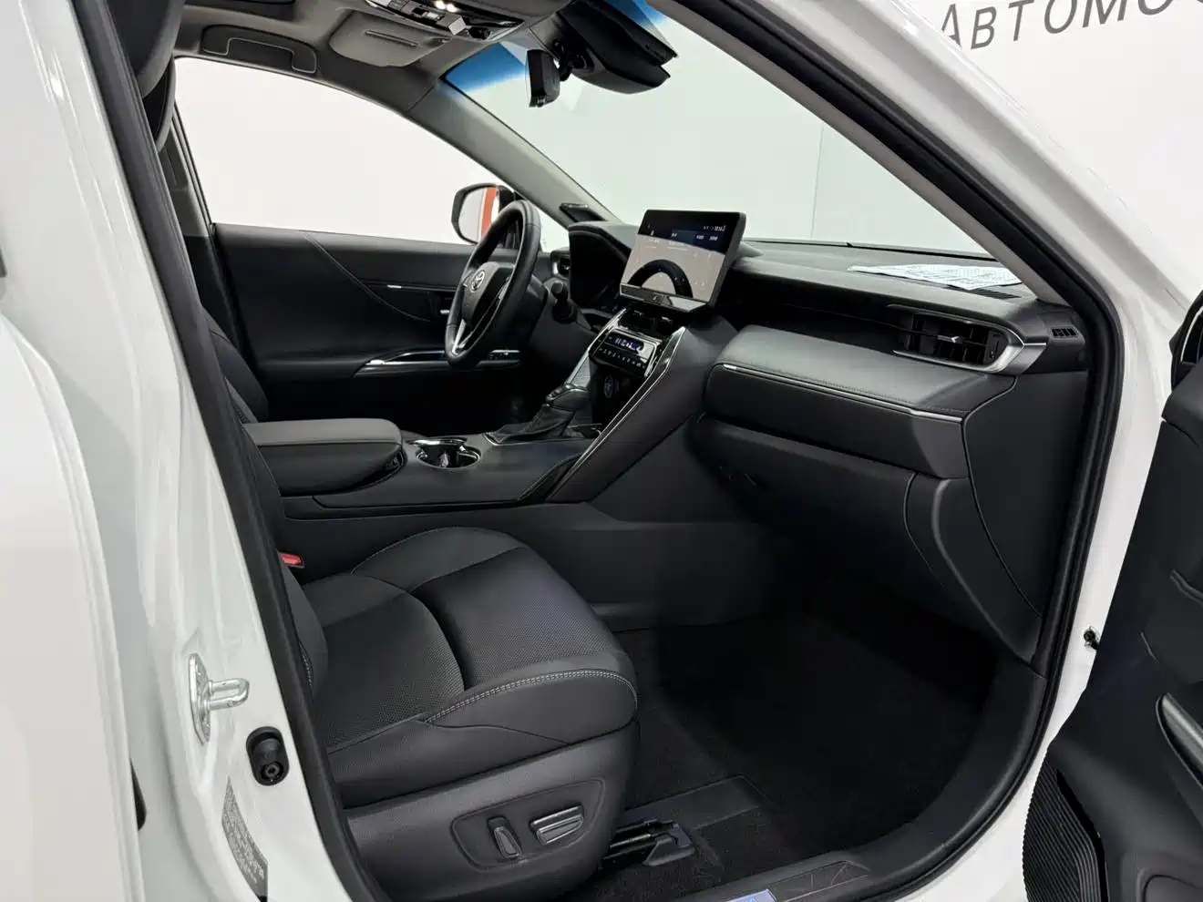 Toyota Venza 2022 Dual Engine 2.5L CVT 4WD Supreme фото 22