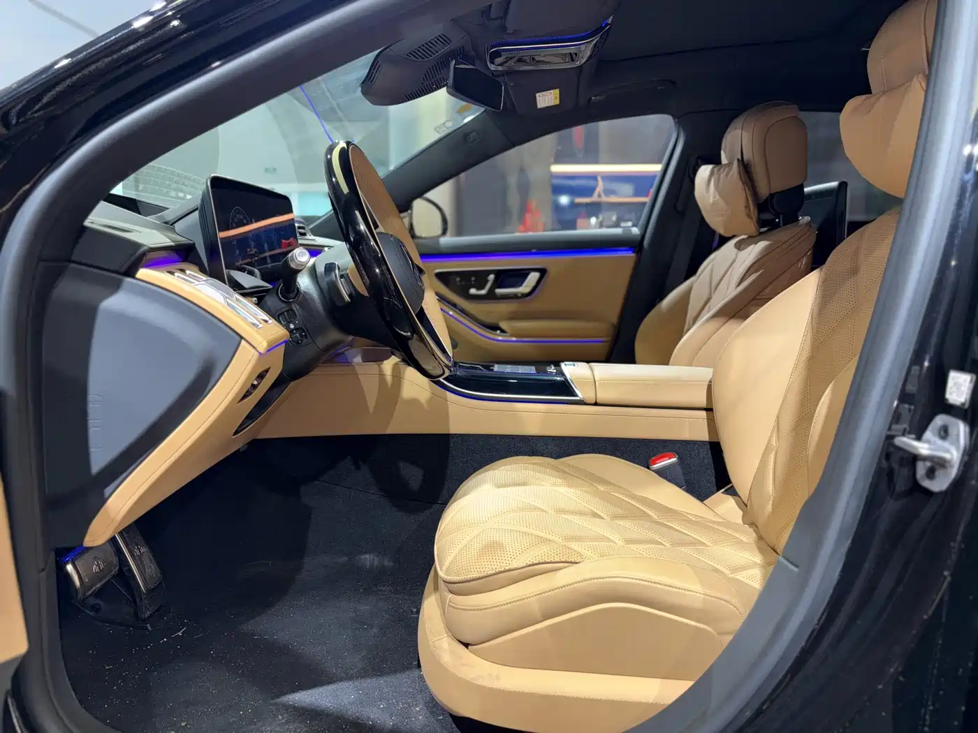 Mercedes-Benz Maybach S-Class 2022 S 680 4MATIC Virgil Abloh Limited Edition фото 10