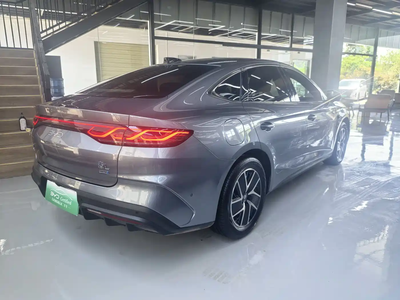 BYD QIN L