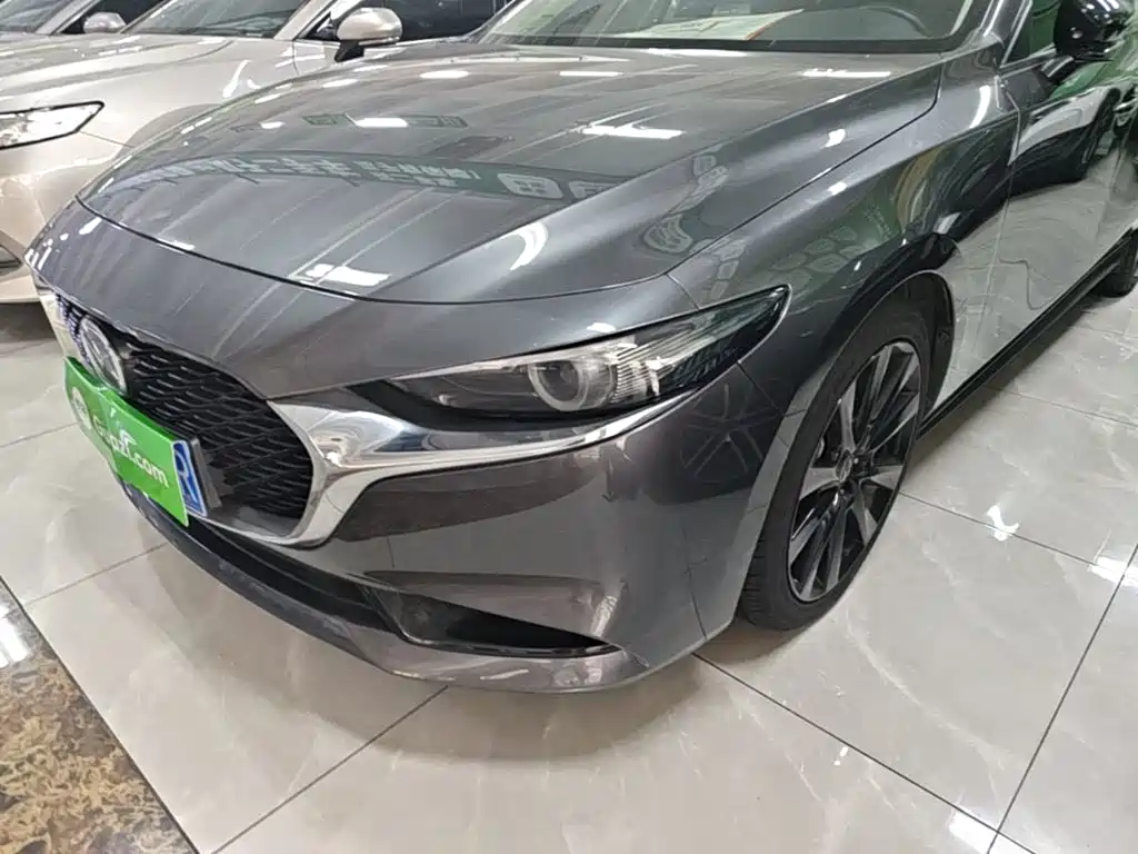 Фото 24 - Mazda Mazda 3