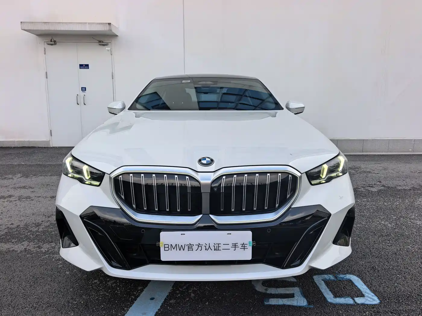 BMW 5 Series 2024 530Li Leading M Sport Package фото 2