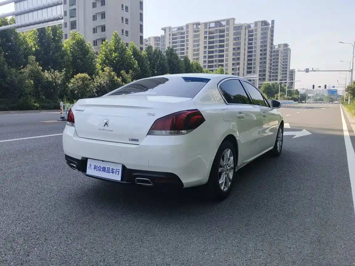 Photo 8 - Peugeot 508
