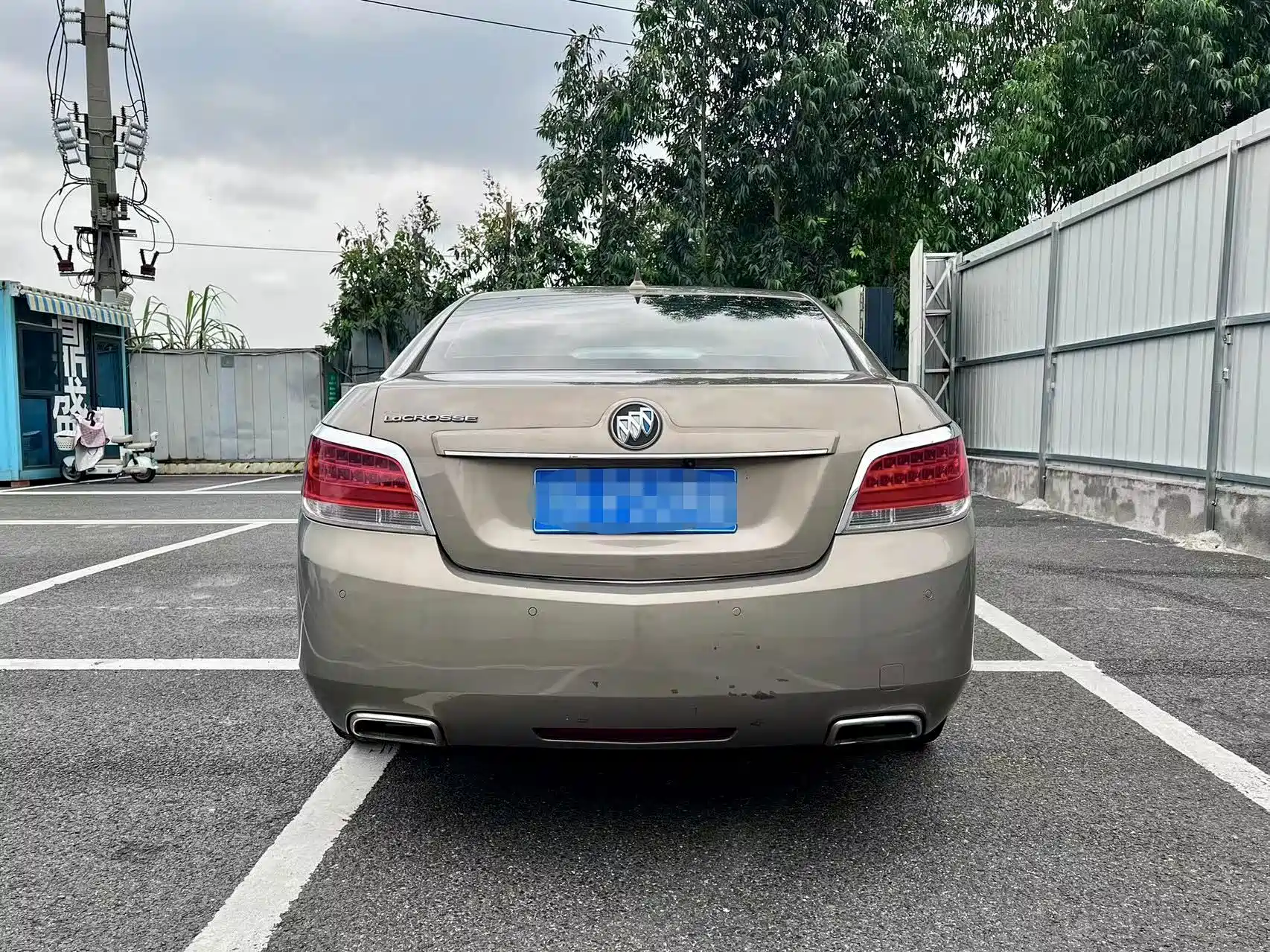 Photo 5 - Buick LaCrosse