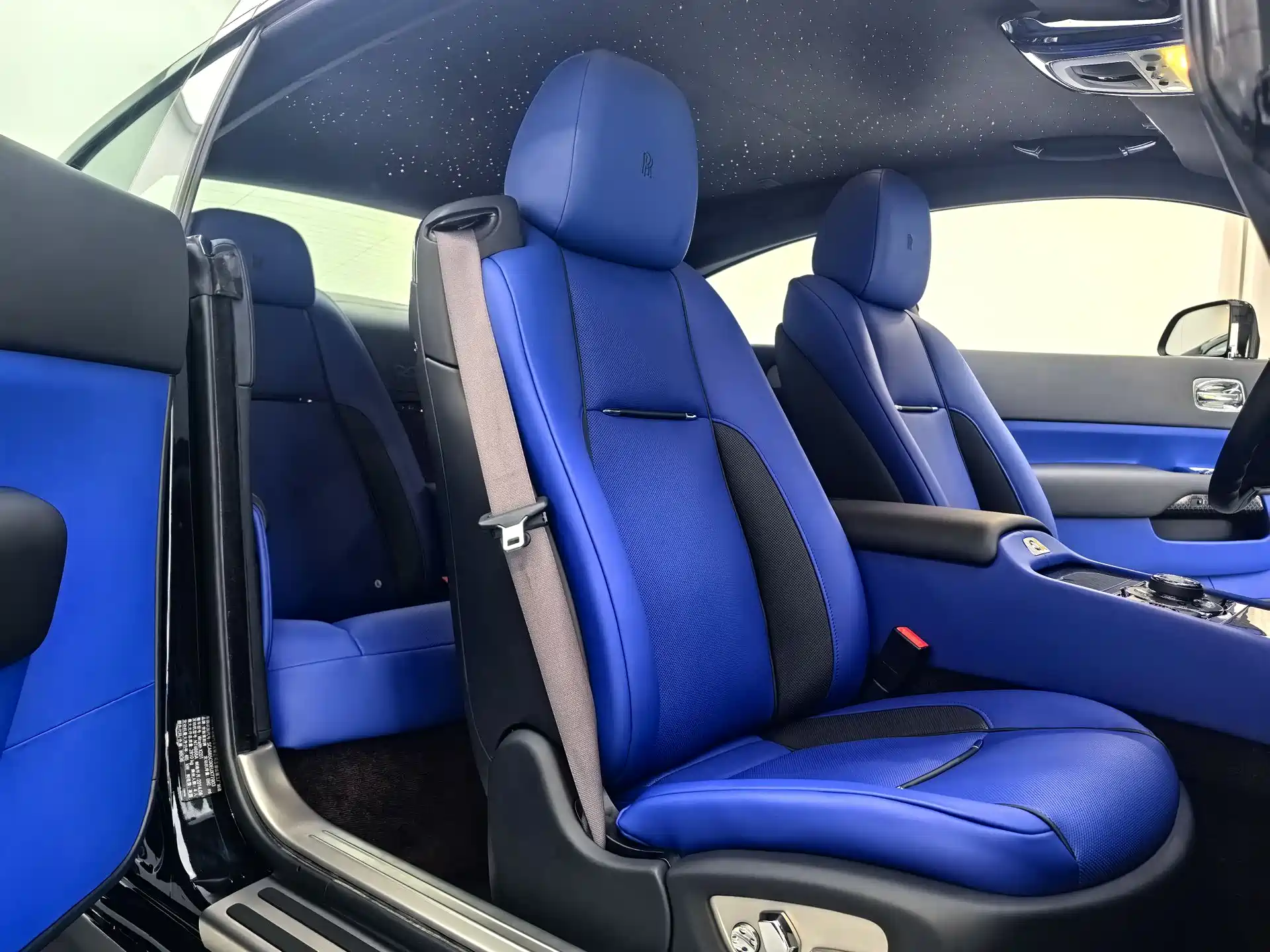 Фото 11 - Rolls-Royce Wraith