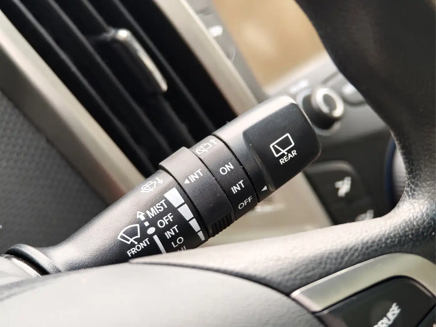Hyundai Veloster 2012 1.6L Automatic Luxury Edition фото 13