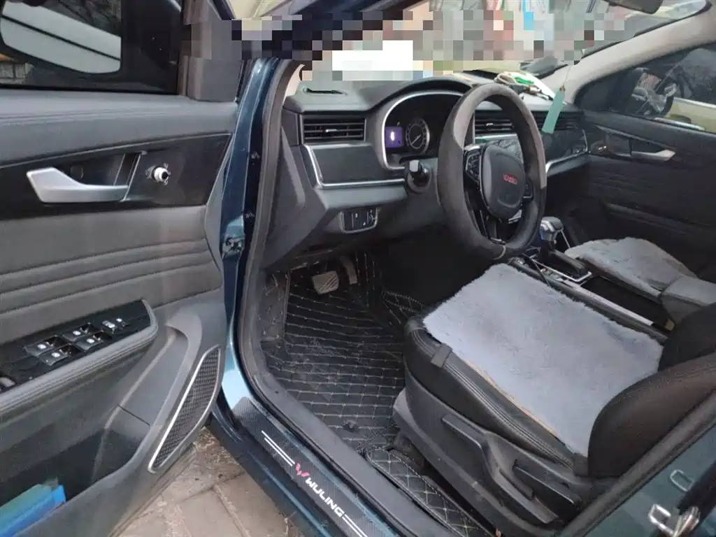 Sinotruk VGV VGV U70 2021 2020 Model 1.5T Auto Smart Elite 7-Seater