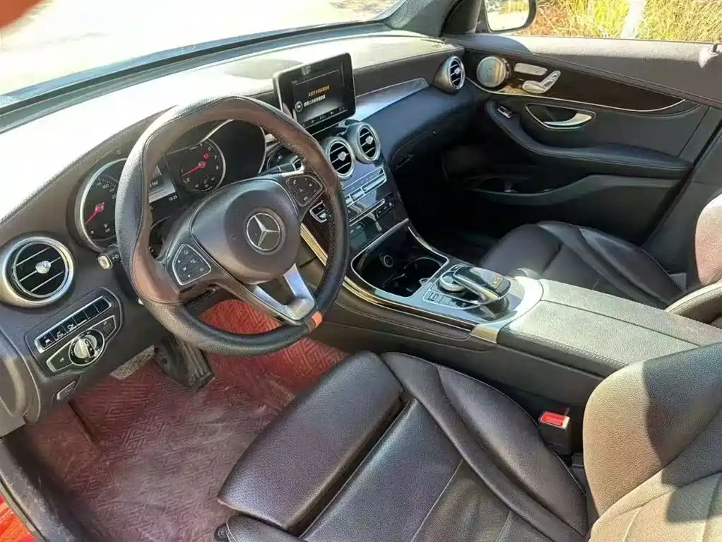 Mercedes-Benz GLC 2016 GLC 260 4MATIC Luxury фото 4