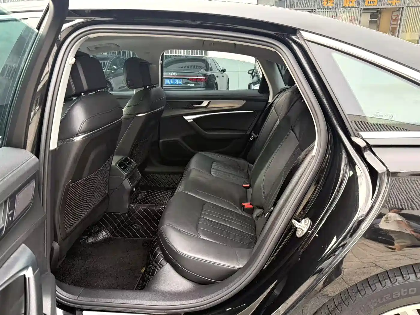 Фото 2 - Audi A6L