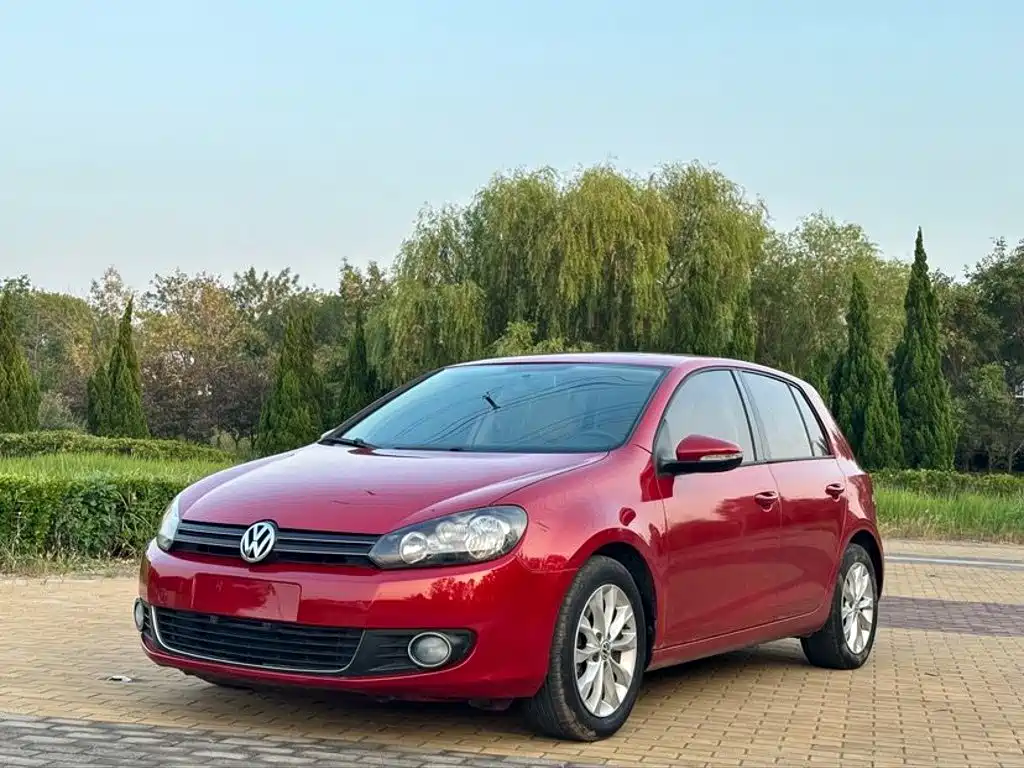 Фото 1 - Volkswagen Golf