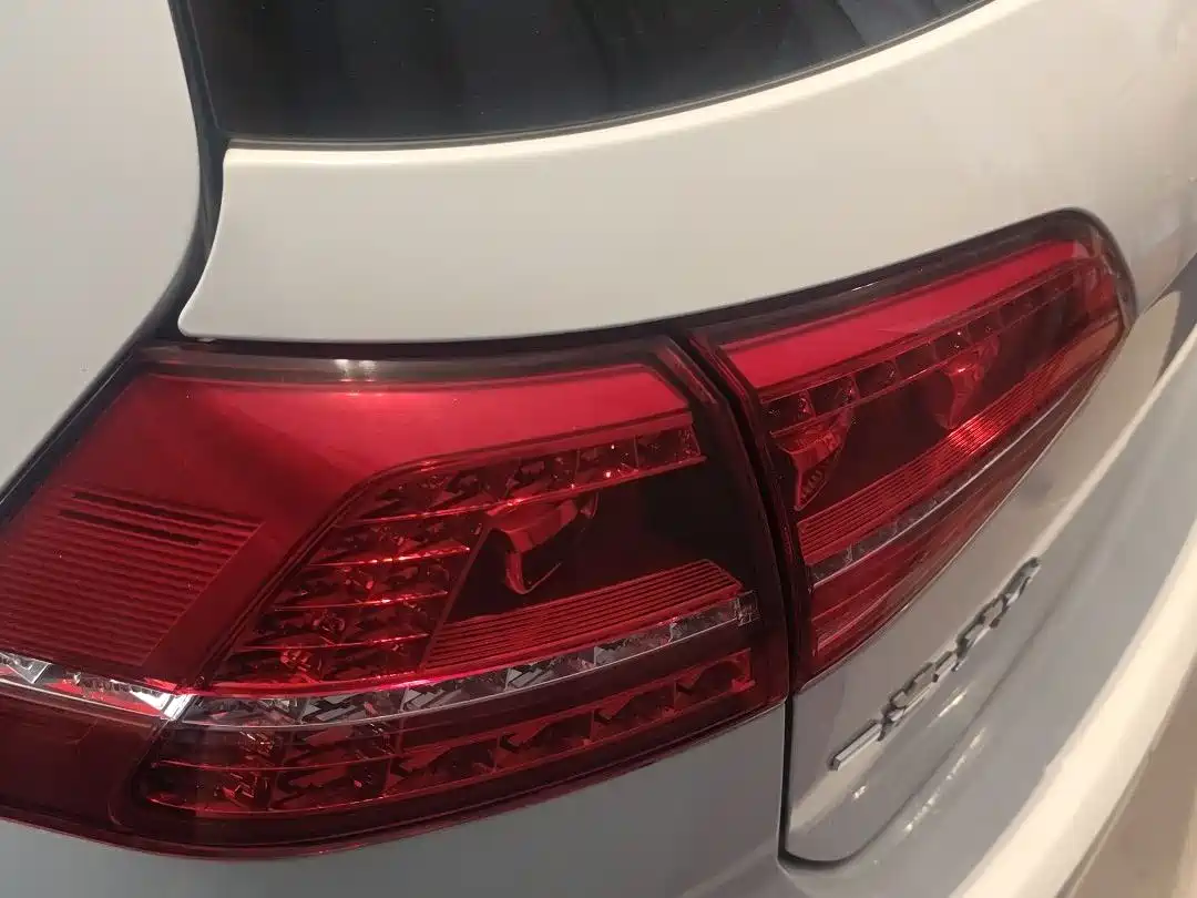Volkswagen Golf 2016 230TSI Automatic Luxury фото 7