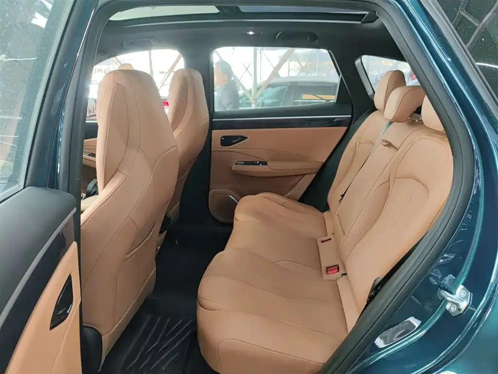 Geely Galaxy Galaxy L7 2025 EM-i 115km Explorer+ Edition фото 9