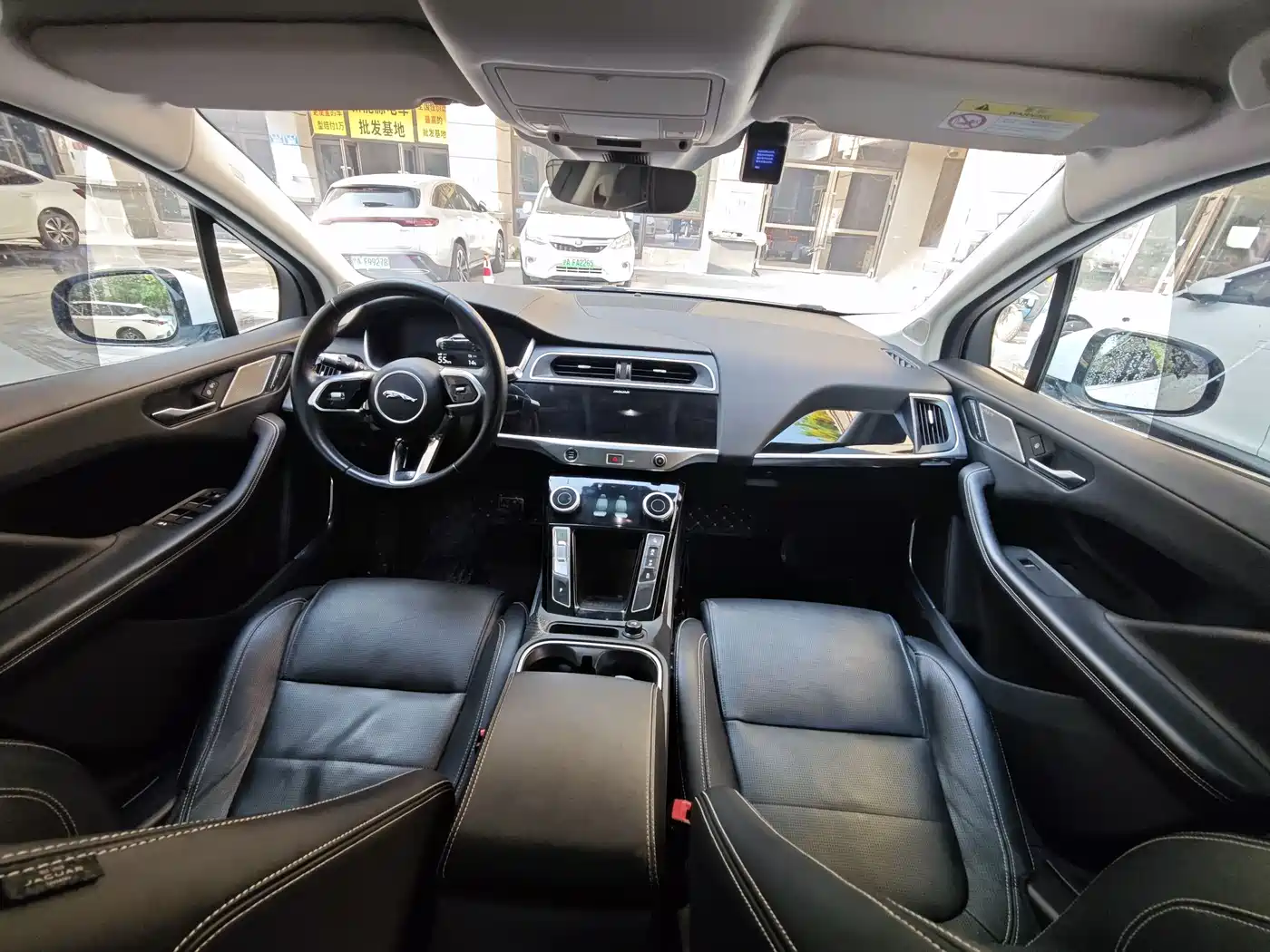 Jaguar I-PACE 2018 EV400 HSE фото 13