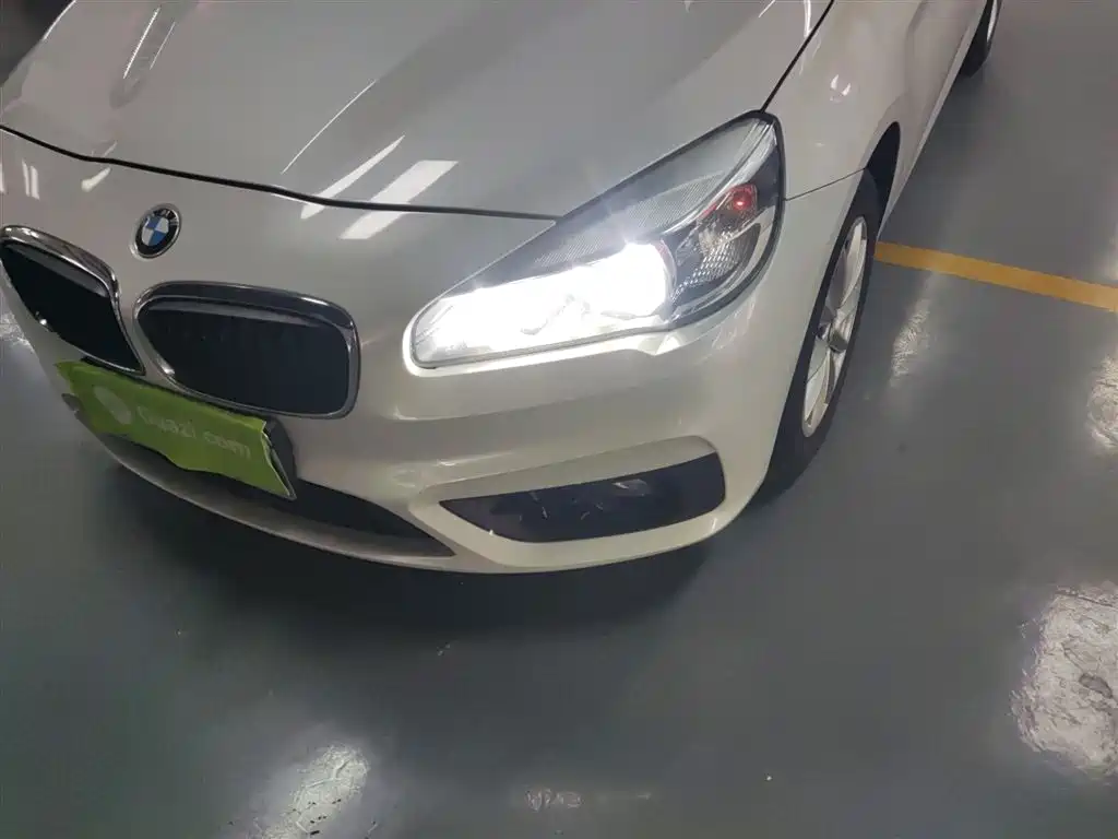 BMW 2 Series Touring 2016 218i Fashion Model фото 24