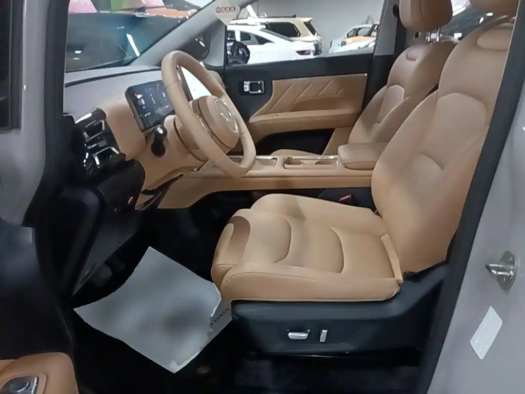 Wuling Motors Xingguang 730 New Energy 2025 2025 Model Plug-in Hybrid Base Version