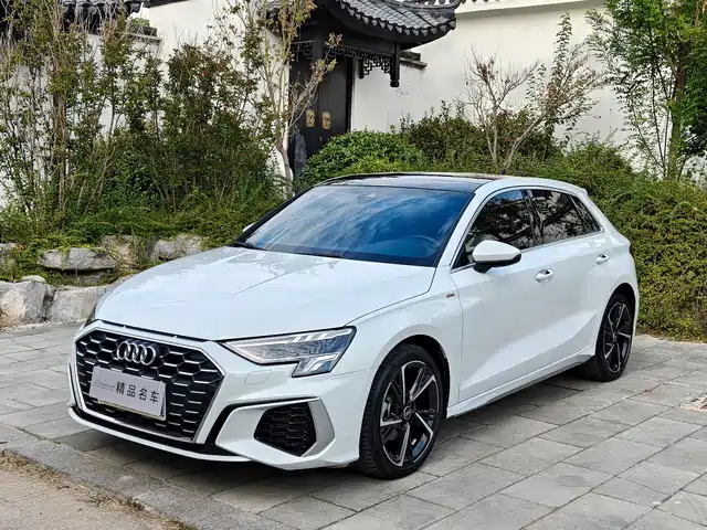 Audi A3 Sportback 35 TFSI, Стиль Спорт