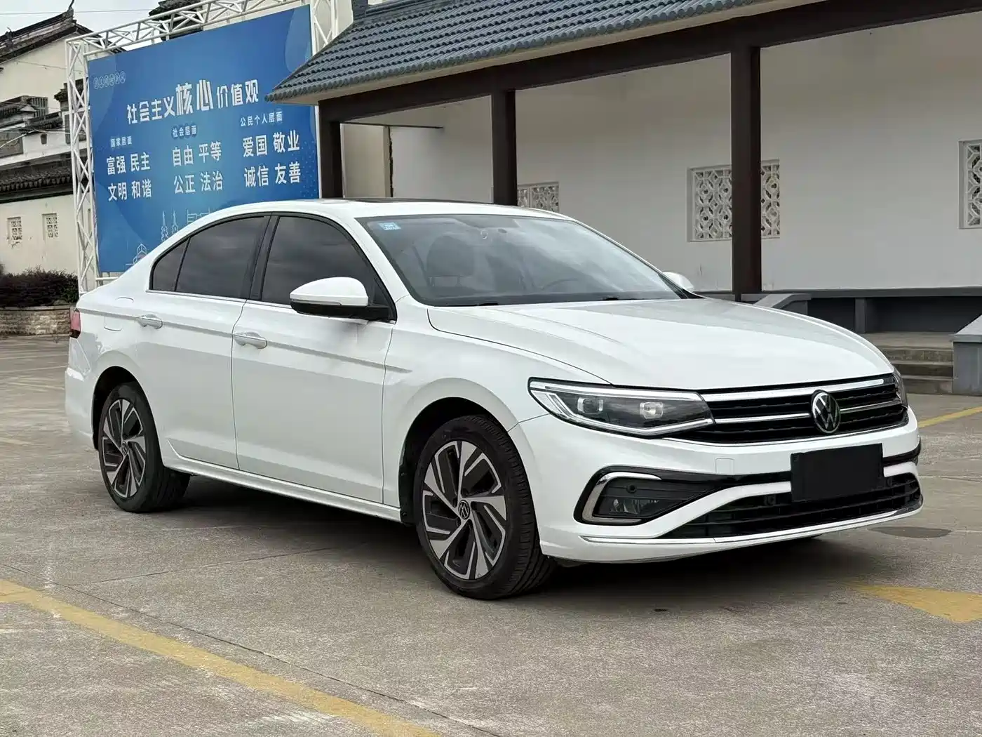 Volkswagen Bora 2023 200TSI DSG Comfort Edition фото 3