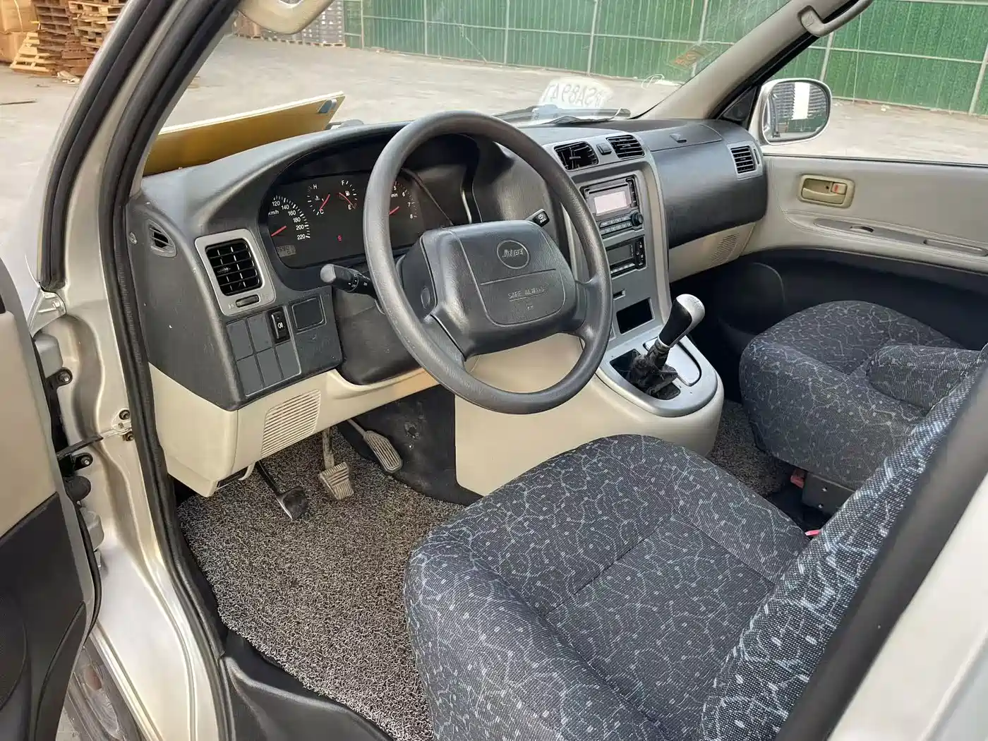 Jinbei Grace 2014 2015 2.0L Classic Edition Standard Model Long Wheelbase 7/9-Seater