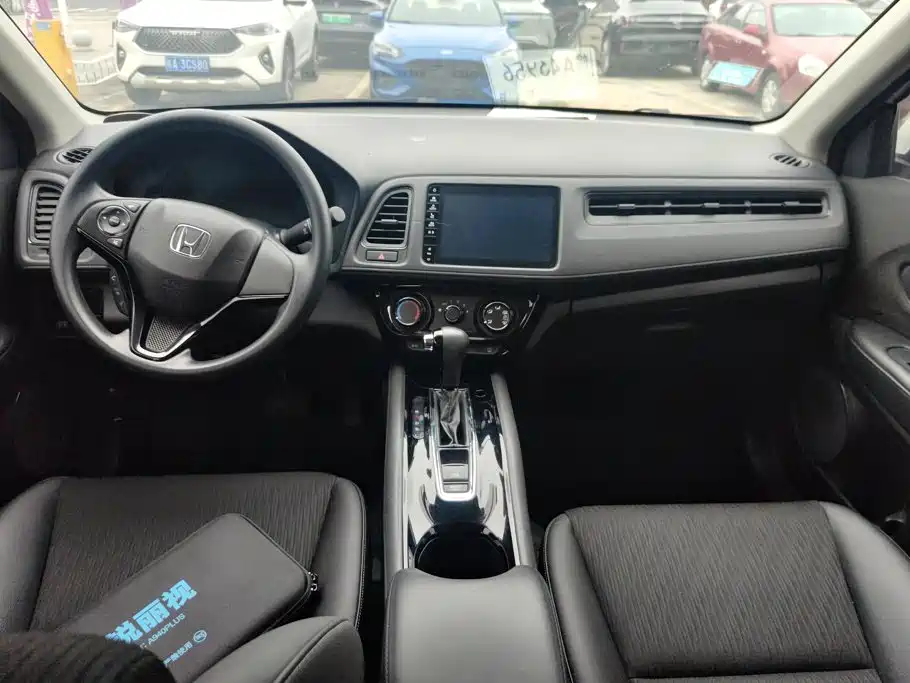 Фото 12 - Honda Vezel