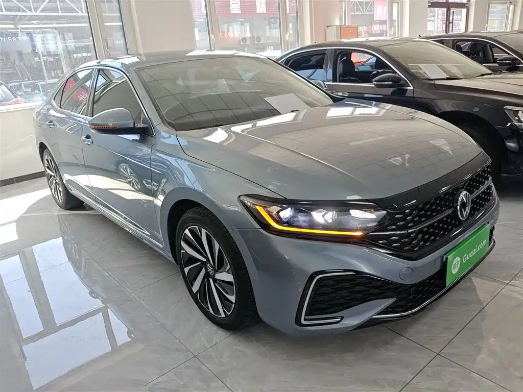 Volkswagen Passat 2022 330TSI Starlight Elite Edition фото 4