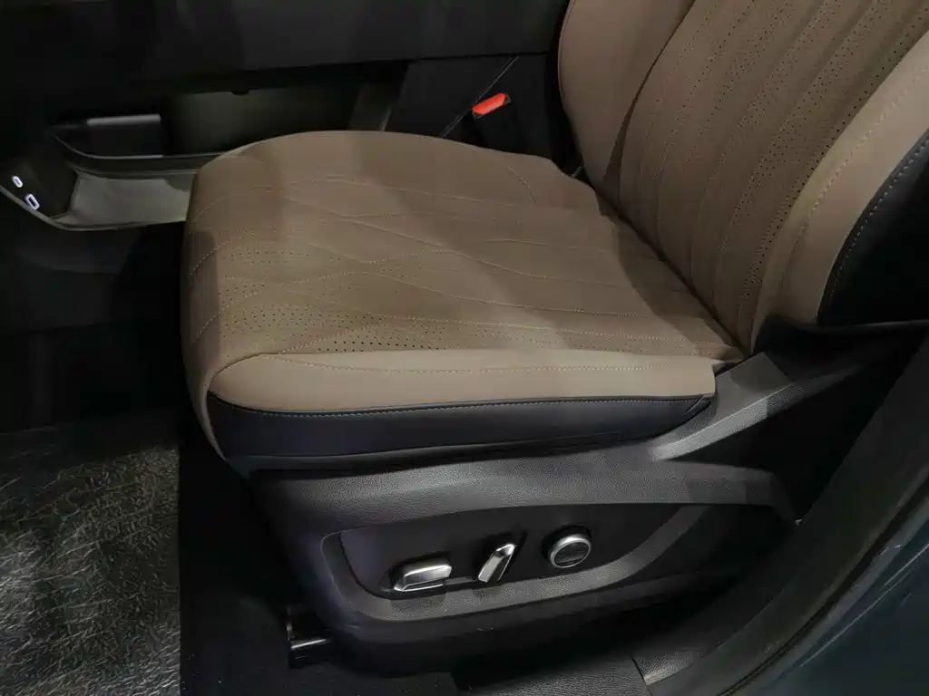 Chery Fengyun Fengyun T8 2025 2025 1.5T 130km Premium Edition 5-Seater