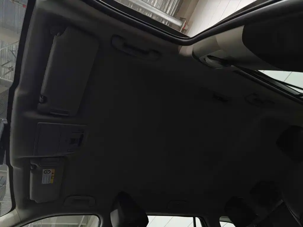 Фото 14 - Toyota Highlander