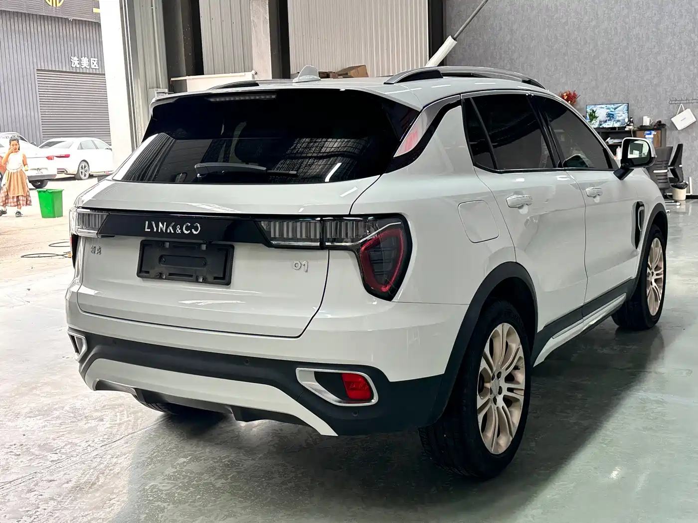 Lynk & Co 01 2017 2.0T 2WD Pro Version фото 7