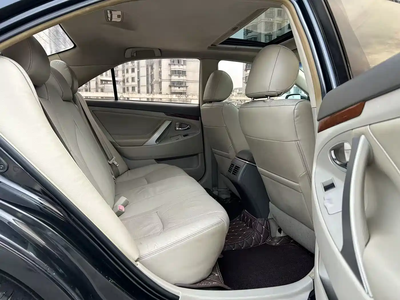 Toyota Camry 2013 200G Classic Luxury Edition фото 16