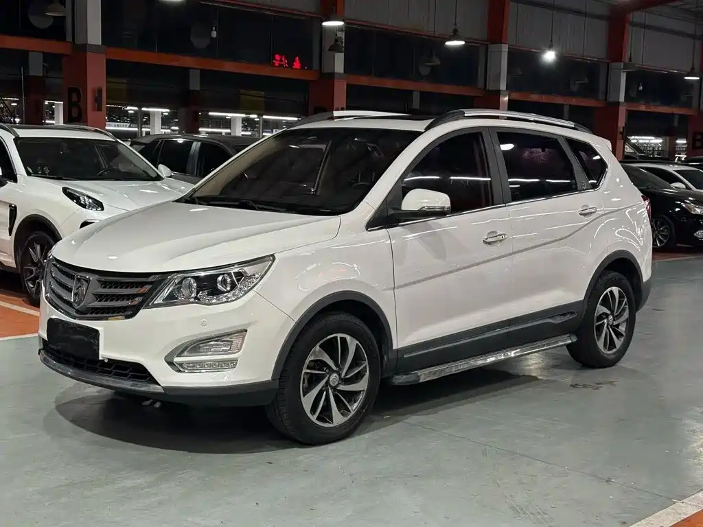 Baojun 560 2017 2016 1.8L Manual Luxury