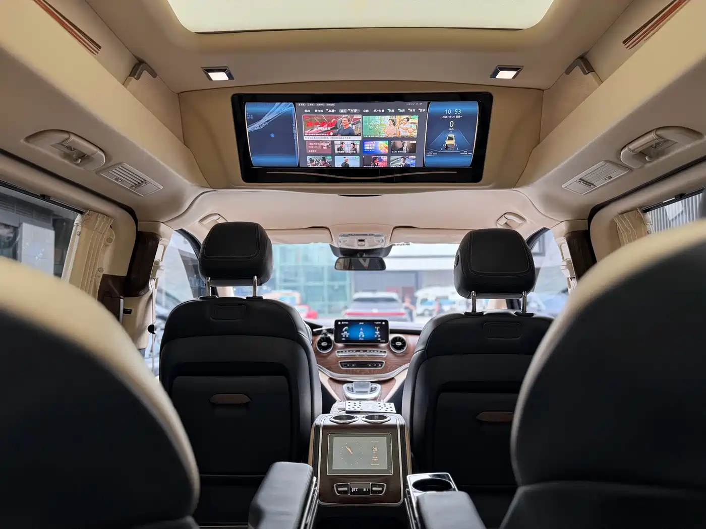 Mercedes-Benz V-Class 2022 V 260 L Long Wheelbase Luxury Edition фото 14