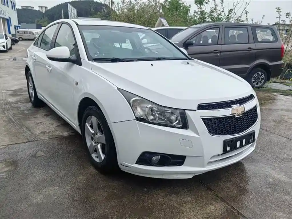 Chevrolet Cruze 2013 Model 1.6L SE AT фото 2
