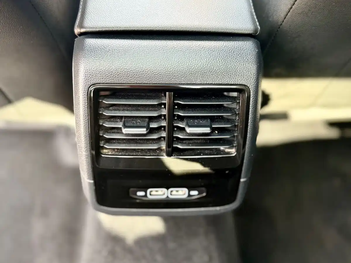 Volkswagen Sagitar 2022 280TSI DSG Surpassing Edition фото 16