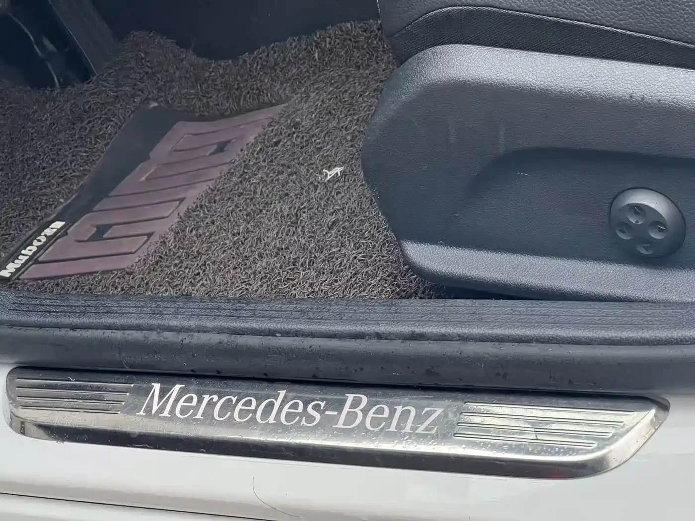 Mercedes-Benz C-Class 2015 Facelift C 200 L Sport фото 16