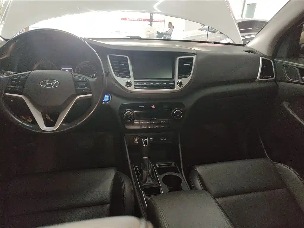 Hyundai Tucson 2015 1.6T Dual Clutch 2WD Smart фото 10