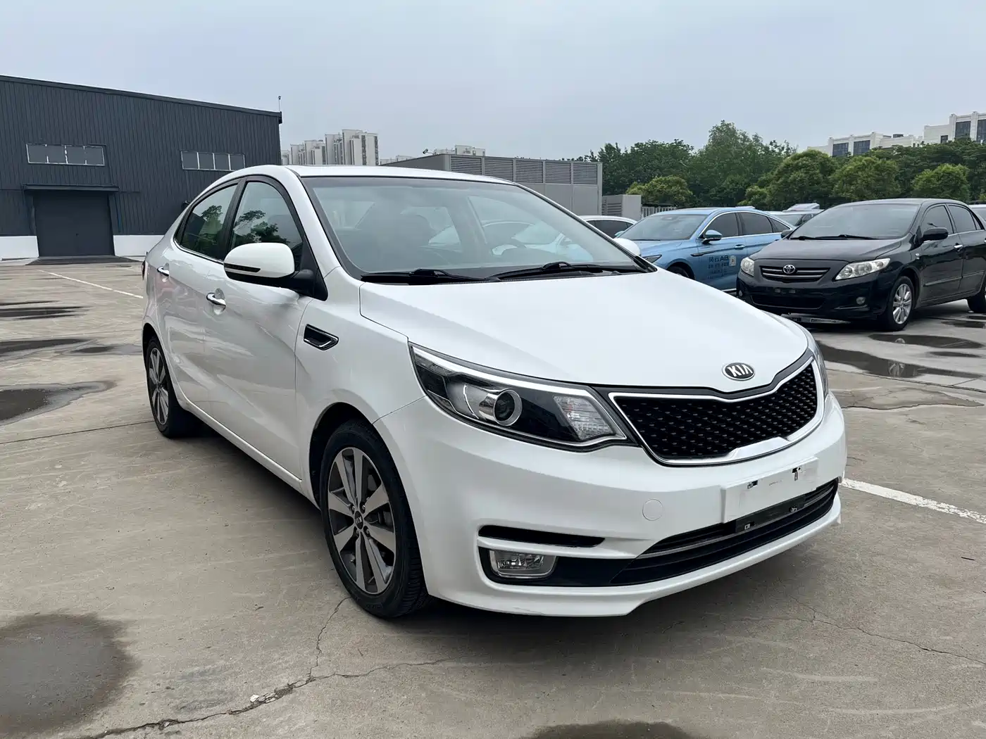 Kia K2 2015 Sedan 1.6L AT Premium фото 3