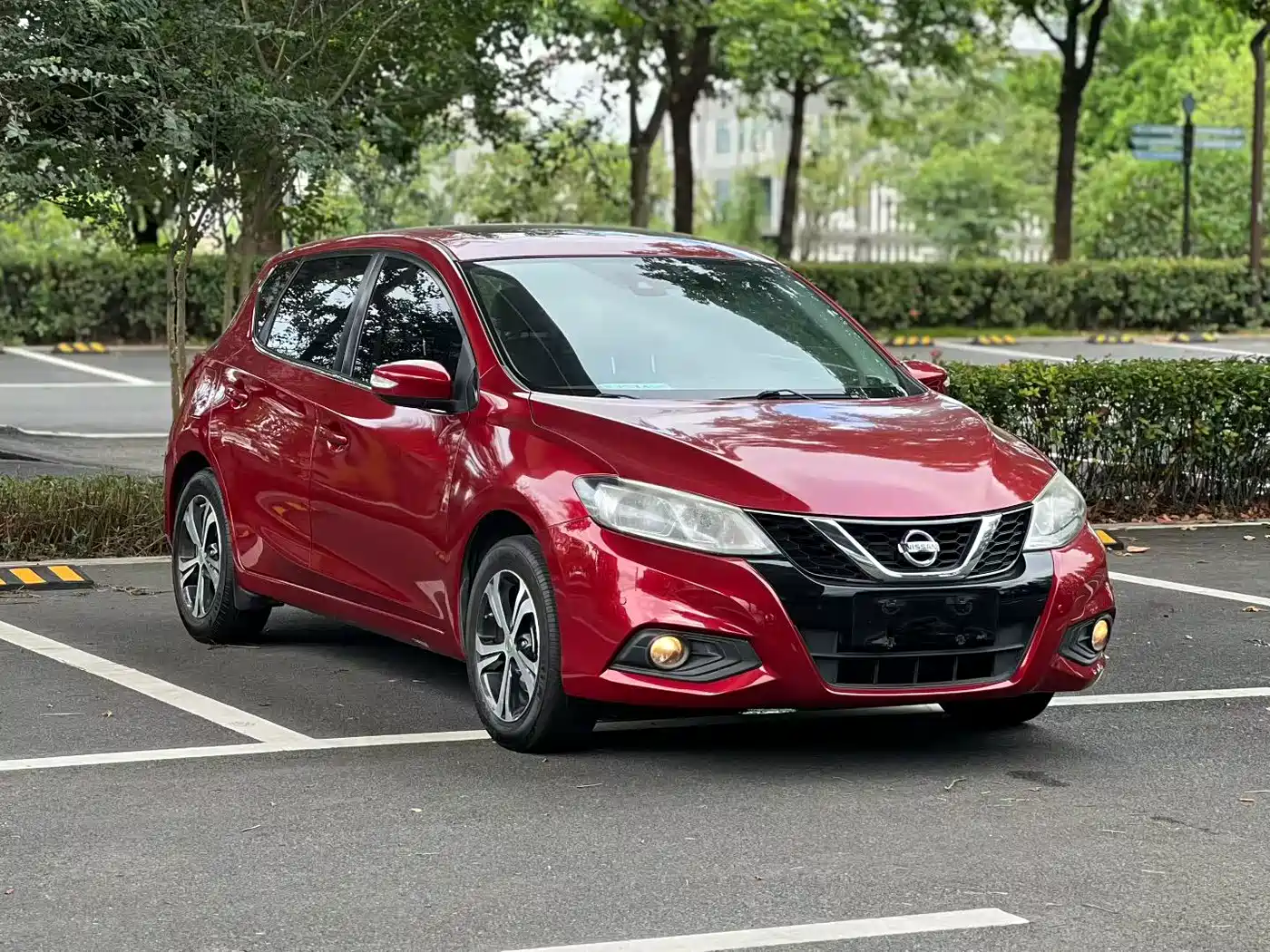 Фото 4 - Nissan Tiida