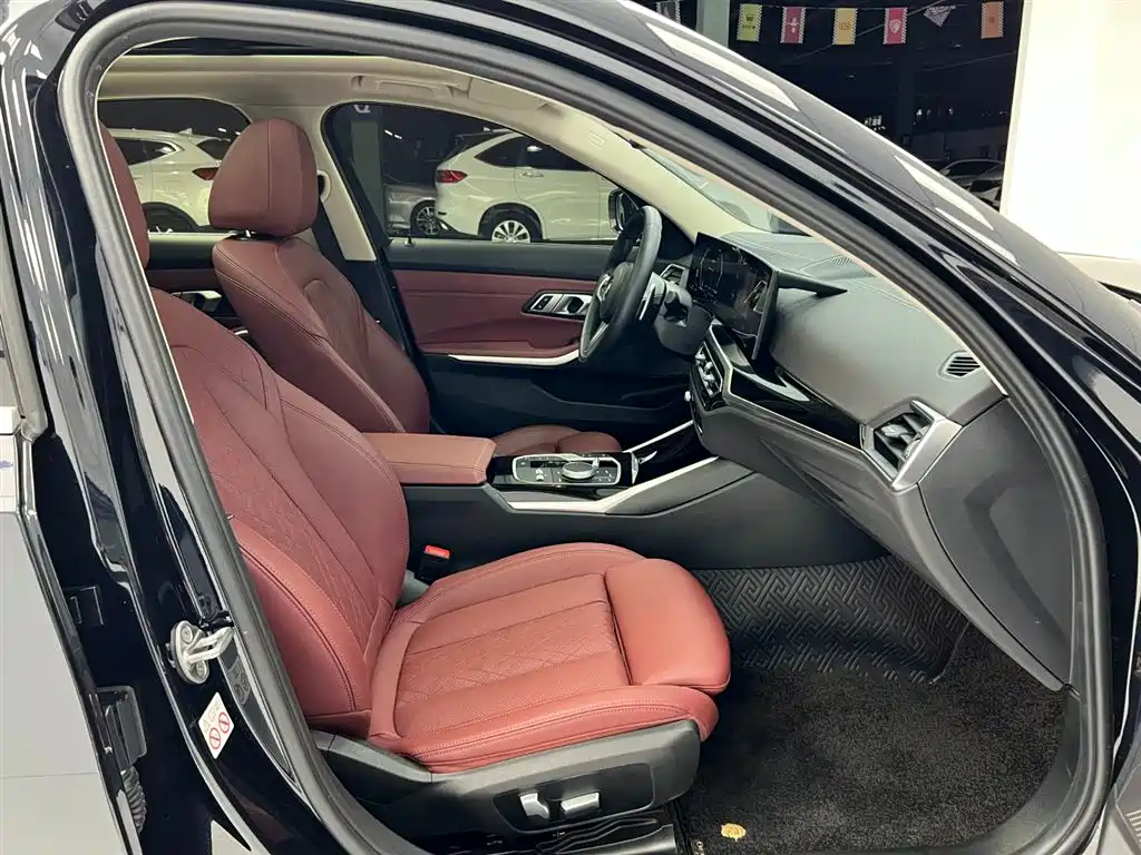 BMW 3 Series 2023 320Li M Sport Package фото 22