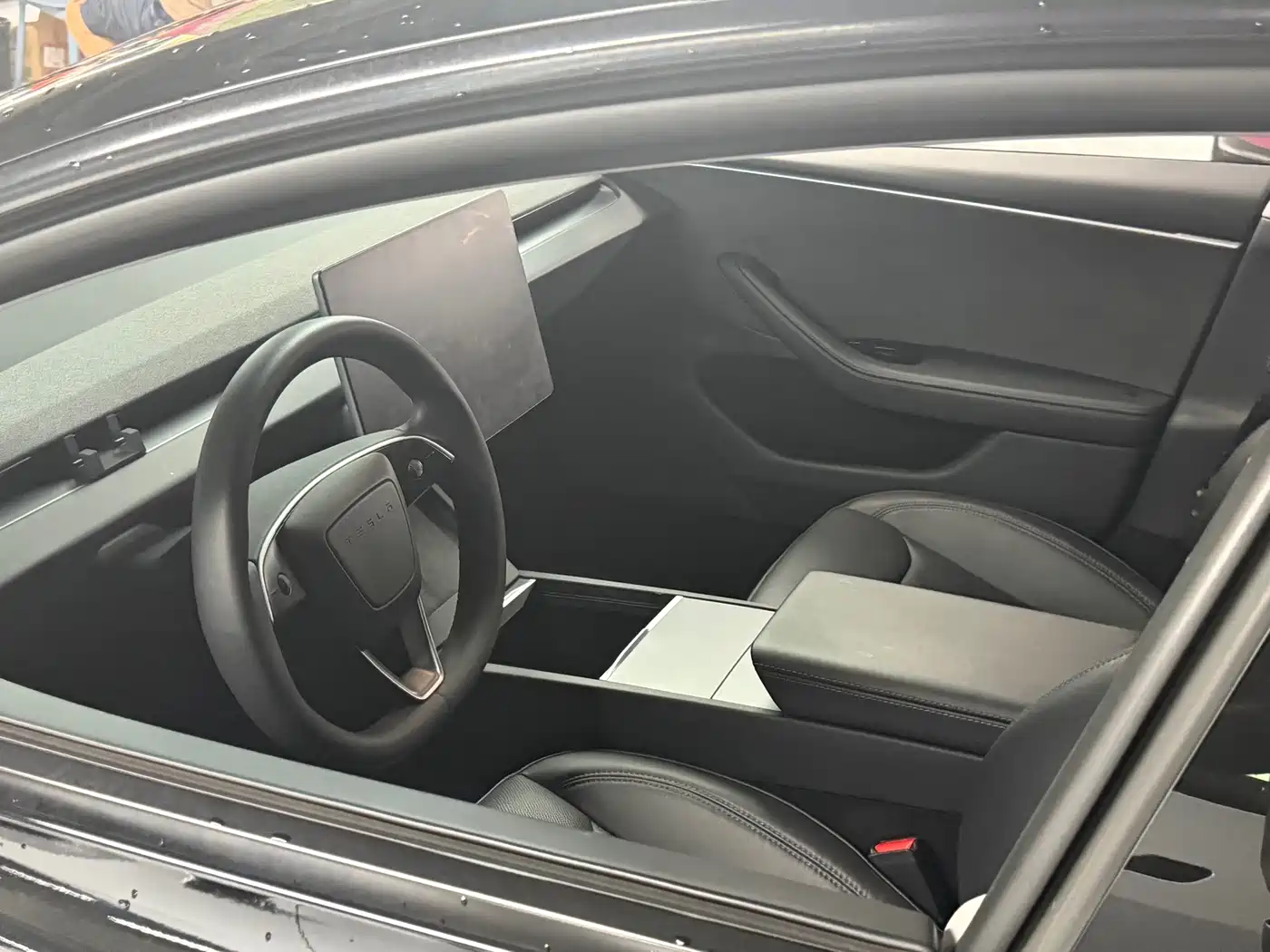 Фото 4 - Tesla Model 3