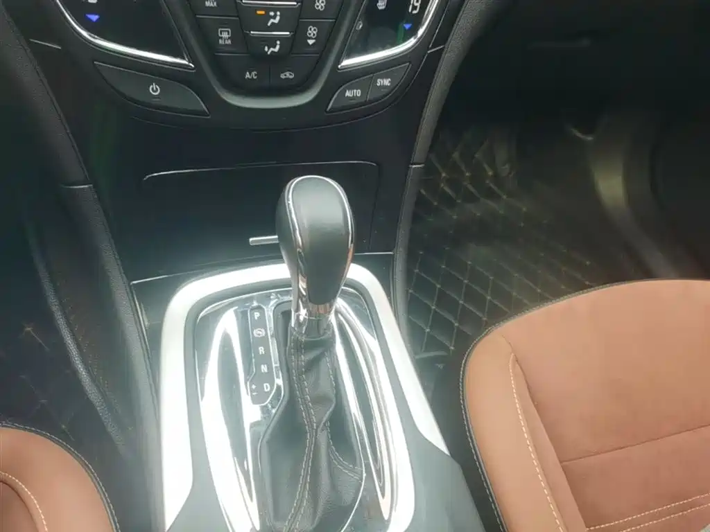 Buick Regal 2015 1.6T Elite Tech Edition фото 14