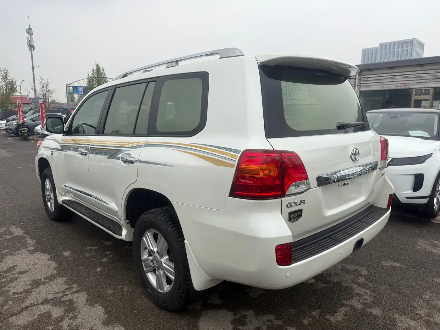 Toyota Land Cruiser (Import) 2015 4.6L V8 Middle East Limited Edition фото 12