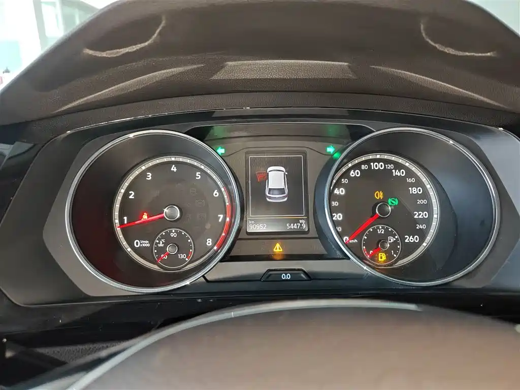 Volkswagen Tiguan L 2018 Facelift 330TSI Automatic 2WD Luxury Edition фото 12
