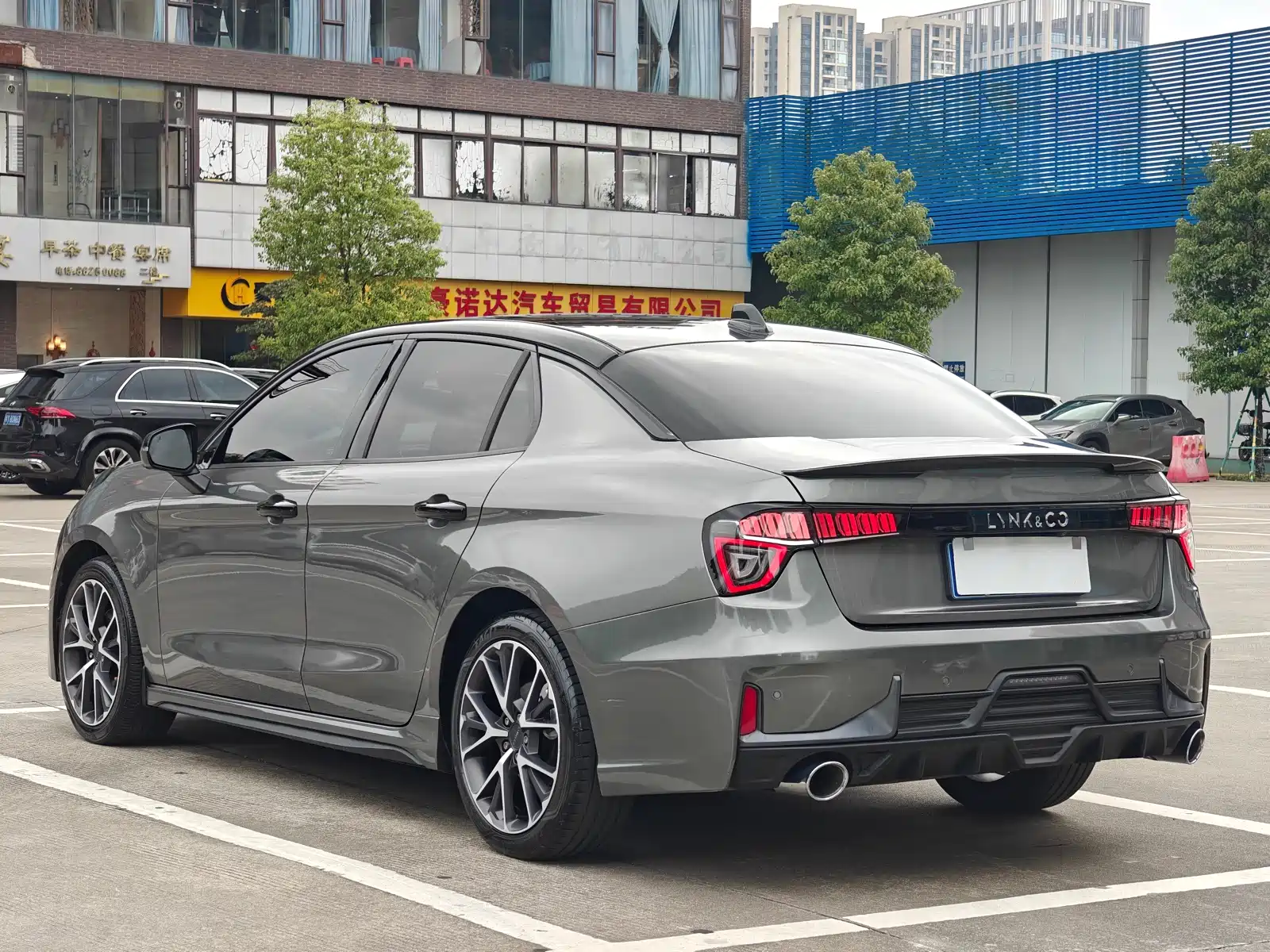 Photo 15 - Lynk & Co 03