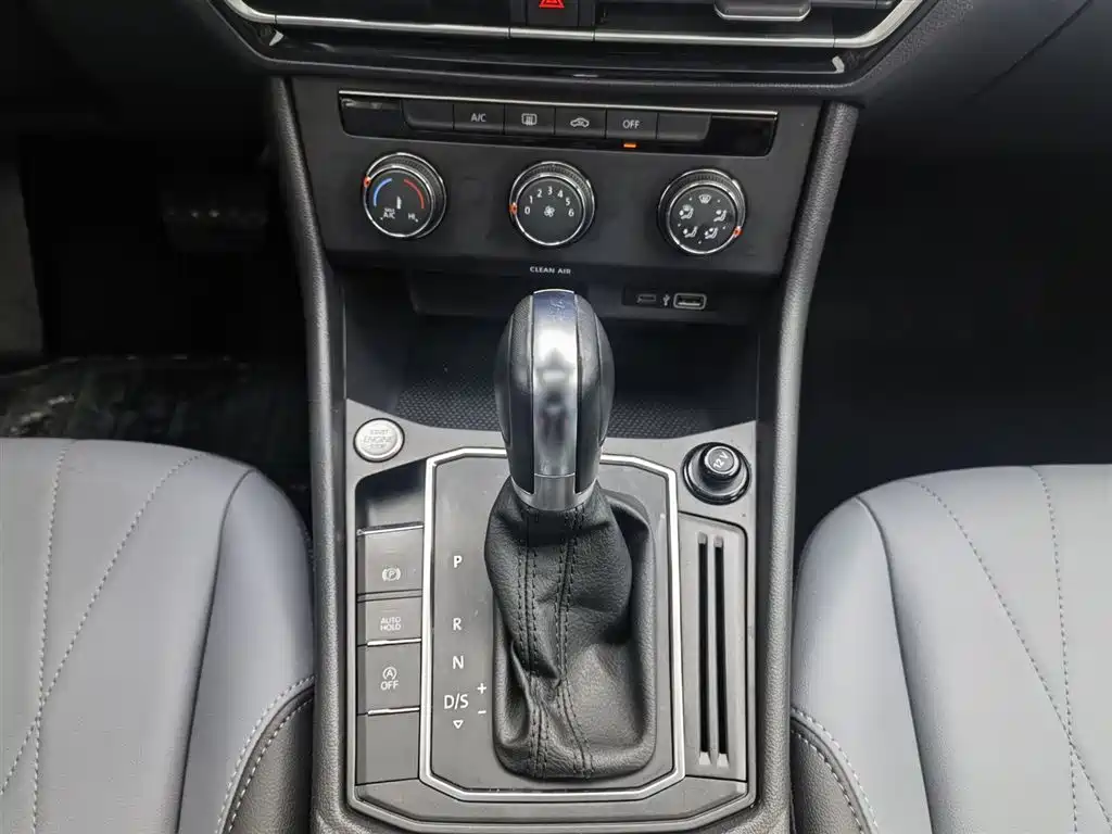 Volkswagen Lavida 2024 Model 1.5L Automatic 5 Million Edition фото 13
