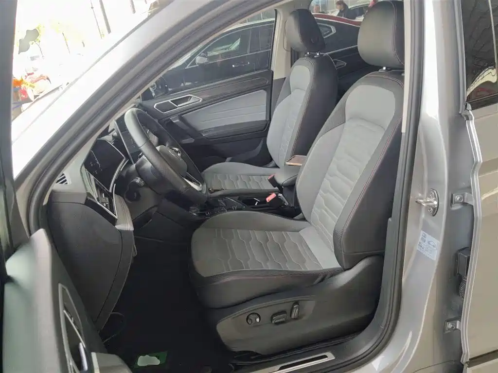 Volkswagen Tiguan X 2023 330TSI 2WD Flagship фото 11