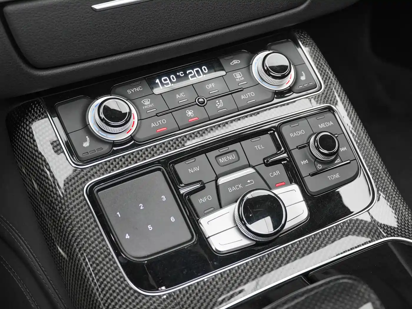 Audi S8 2013 S8 4.0TFSI quattro фото 18
