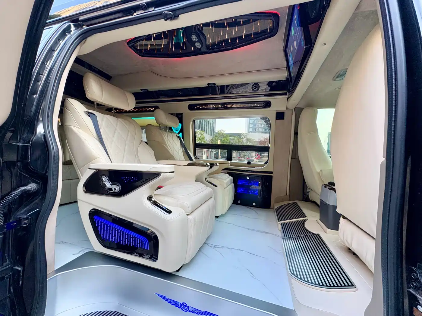 GMC Savana 2017 2017 6.0L G660S Elegance Panoramic Roof Edition